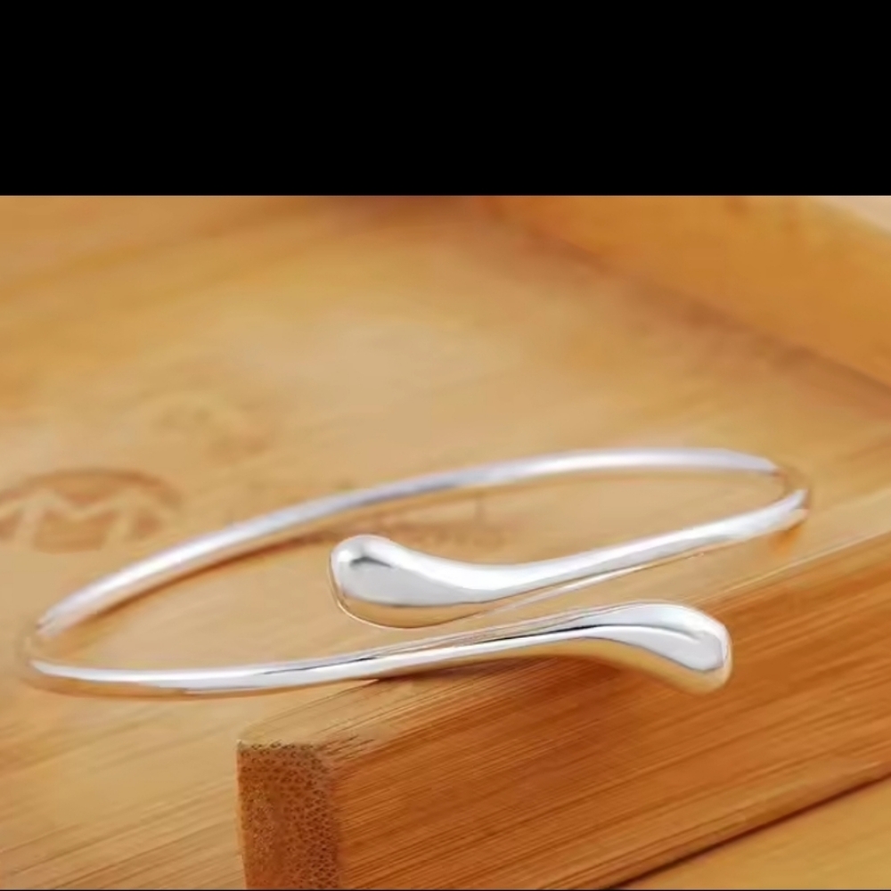 Elegant 925 Sterling Silver Women's Bracelet - Picture 2 of 6